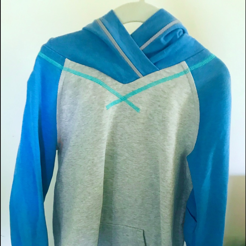 SUPER COMFY AUTHENTIC LULULEMON/IVIVVA HOODIE